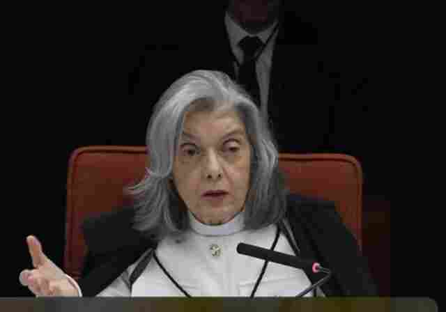 Ministra Carmen Lúcia vota e pode decifir futuro de Bolsonaro