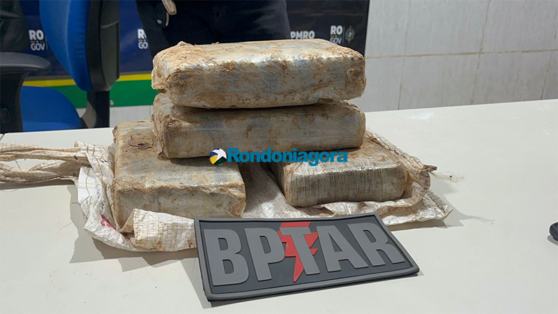 PM prende homem com drogas e descobre três mandados de prisão contra ele