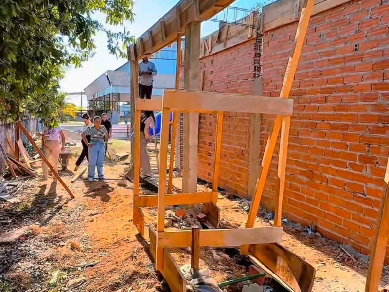 Deputada Gislaine Lebrinha destina emenda para construção de banheiros na escola Lázara Alves de Lima