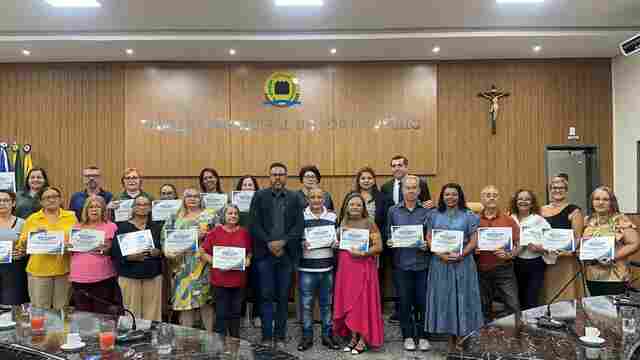 Vereador Dr. Santana homenageia Escola Santa Marcelina com Moção de Aplausos na Câmara
