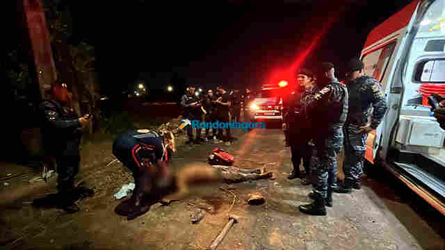 Homem agressivo é atacado a golpes de marreta e enxada