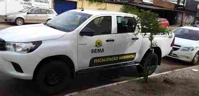 Servidor usa carro oficial da prefeitura de Porto Velho para comprar cocaína na boca de fumo