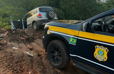 PRF persegue veículo, e prende cidadão com mais de 100 quilos de drogas