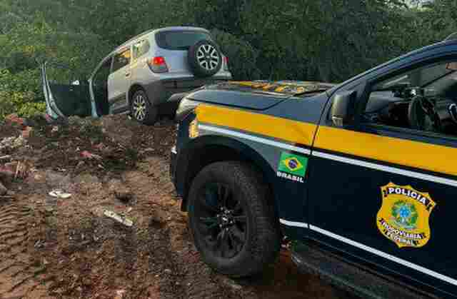 PRF persegue veículo, e prende cidadão com mais de 100 quilos de drogas