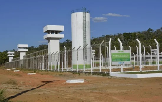 Oito detentos fogem da penitenciária de Ariquemes; um já foi recapturado