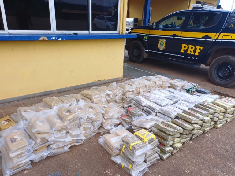 Comboio com mais de 360 kg de drogas é flagrado em fiscalização da PRF