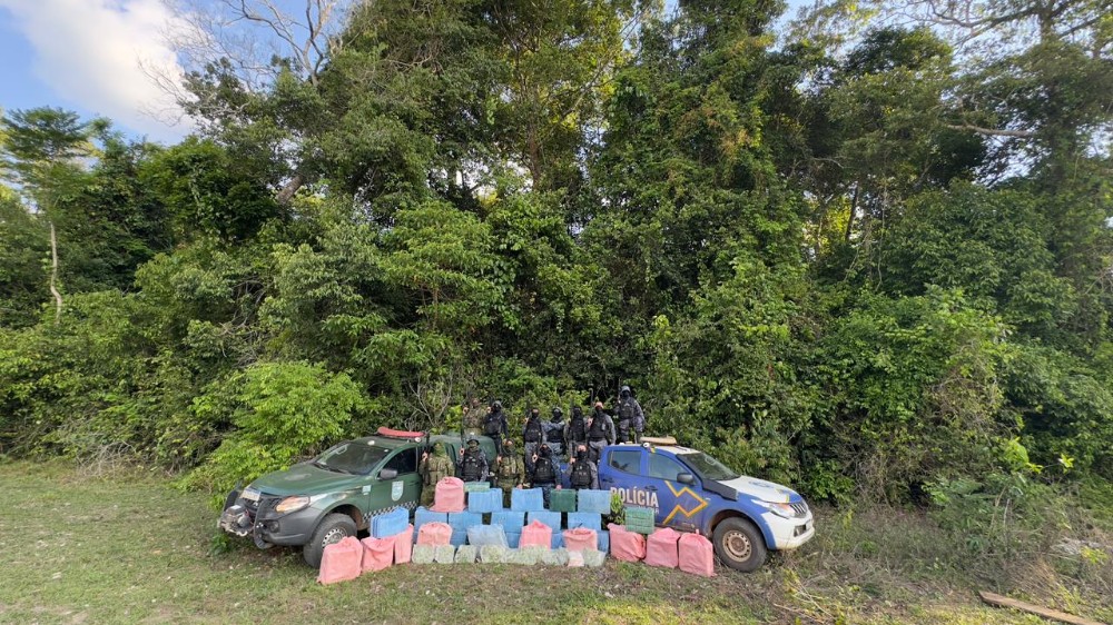 Polícia Militar apreende 900 kg de cocaína em operação conjunta na zona rural de Rolim de Moura