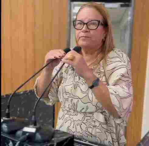 Vereadora Ellis Regina solicita a Reformulação do PCCR dos Servidores Municipais