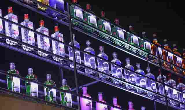 País tem 29 casos confirmados de intoxicação por metanol, diz governo
