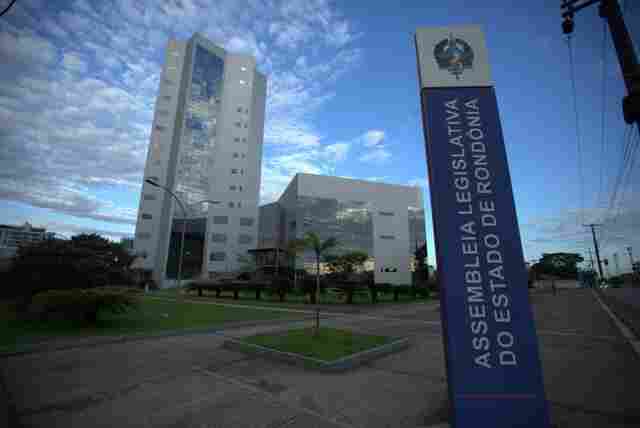 Assembleia comemora 42 anos com ação social e serviços gratuitos à população de Porto Velho
