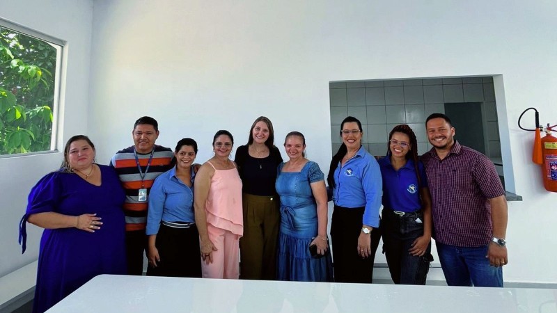 Gislaine Lebrinha inaugura refeitório em escola de Chupinguaia