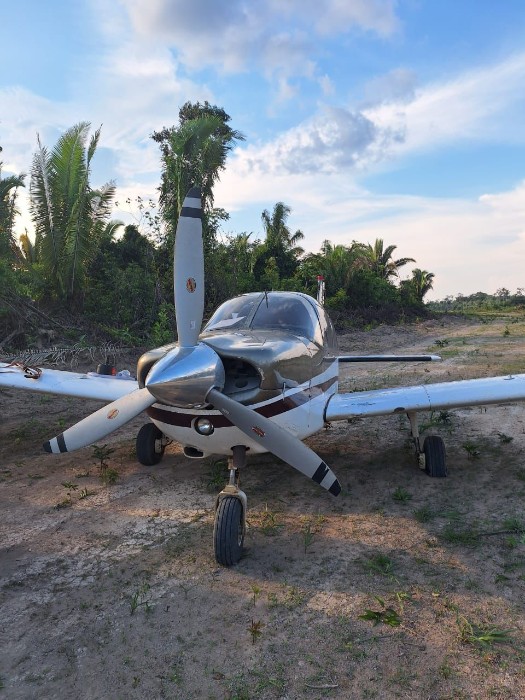 Ação integrada de polícias apreende meia tonelada de droga em aeronave interceptada em Machadinho