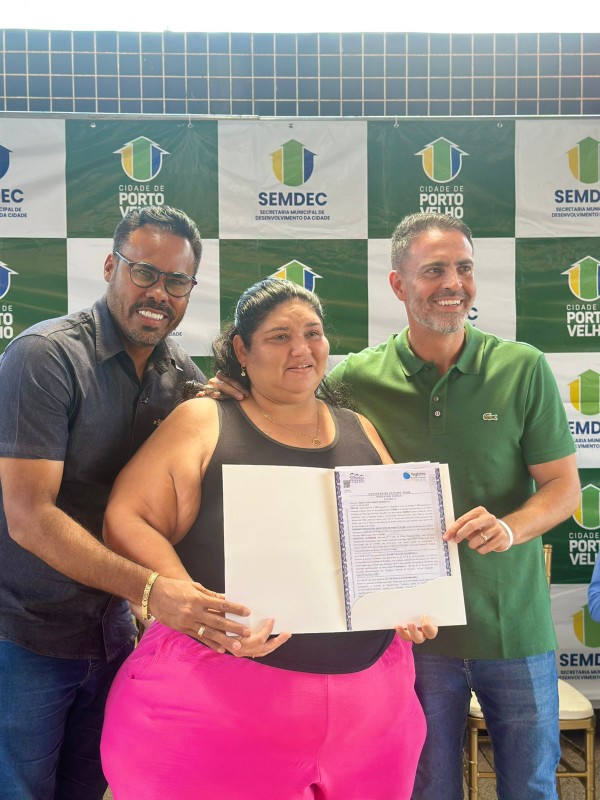 Dr. Santana celebra entrega de escrituras do Residencial Pioneiros I e relembra a luta das famílias
