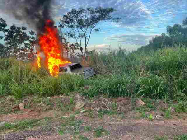 Casal morre em colisão entre moto e caminhonete na BR-364, entre Presidente Médici e Ji-Paraná
