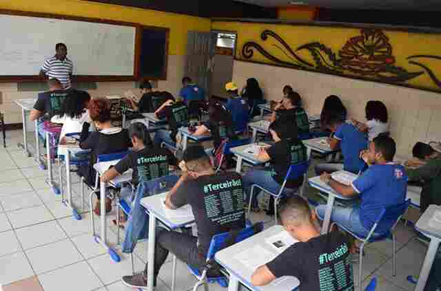 Retomada no setor educacional: por que as compras de escolas devem ganhar força em 2025