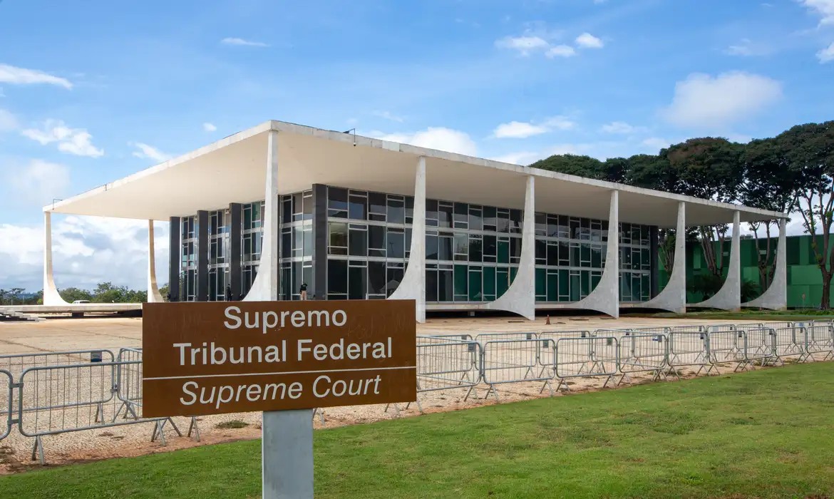 Supremo derruba decisão de ministro e proibe realização de aborto por enfermeiros