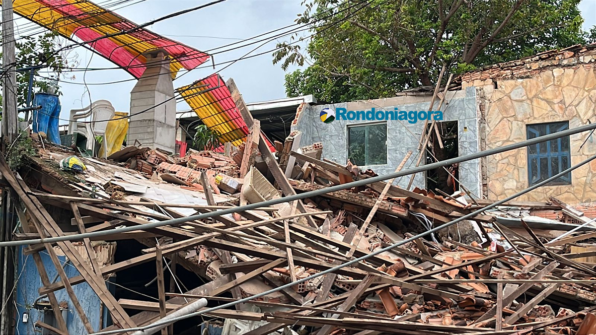 Casa desaba no bairro São João Bosco em Porto Velho