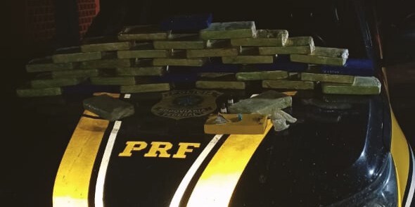 PRF prende traficante com 34 tabletes de cocaína escondidos em carro na BR-364