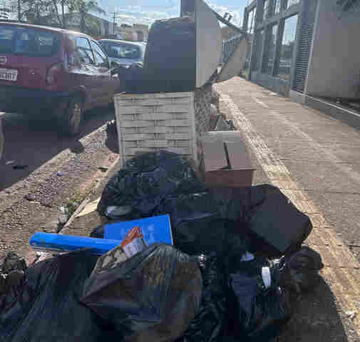 Vídeos e fotos: vários bairros e distritos de Porto Velho estão sem coleta de lixo