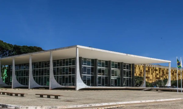 Trama golpista: réu preso não poderá assistir formatura da filha