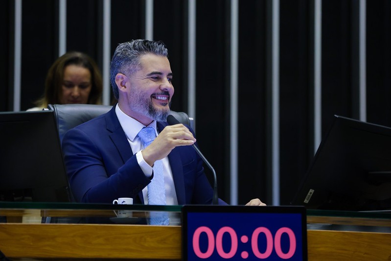 Deputado Thiago Flores garante mais de R$ 2,5 milhões em emendas para infraestrutura, segurança e educação em Rondônia