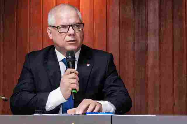 Ex-presidente do INSS Alessandro Stefanutto é preso pela PF por descontos ilegais em aposentadorias