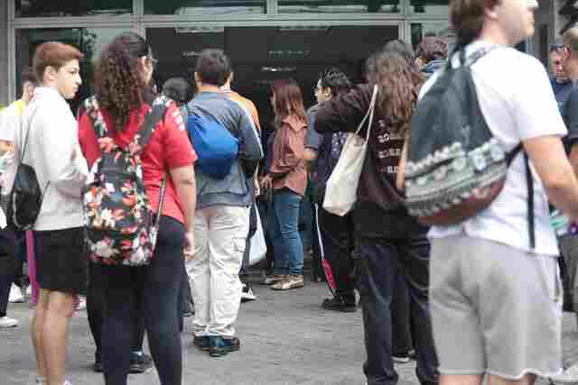 Enem 2025: candidatos fazem prova de matemática e ciências da natureza
