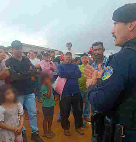 Representantes federais e famílias denunciam cerco policial em Machadinho 