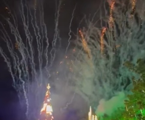 Vídeo: festa natalina da capital começa com cobrança exagerada a ambulantes e fogos de artifício com estampidos, proibidos por leis