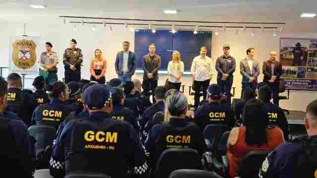 Deputado Thiago Flores apoia curso pioneiro de armamento e tiro da Guarda Municipal de Ariquemes