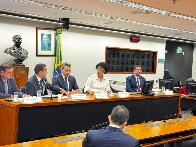 Deputados Sílvia Cristina e Thiago Flores comandam audiência sobre a concessão da hidrovia do Madeira