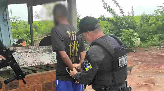 Megaoperação com mais de 200 policiais cumpre 98 ordens da Justiça contra organização criminosa ligada ao Comando Vermelho