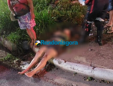 Mulher fica gravemente ferida em acidente de moto na zona leste