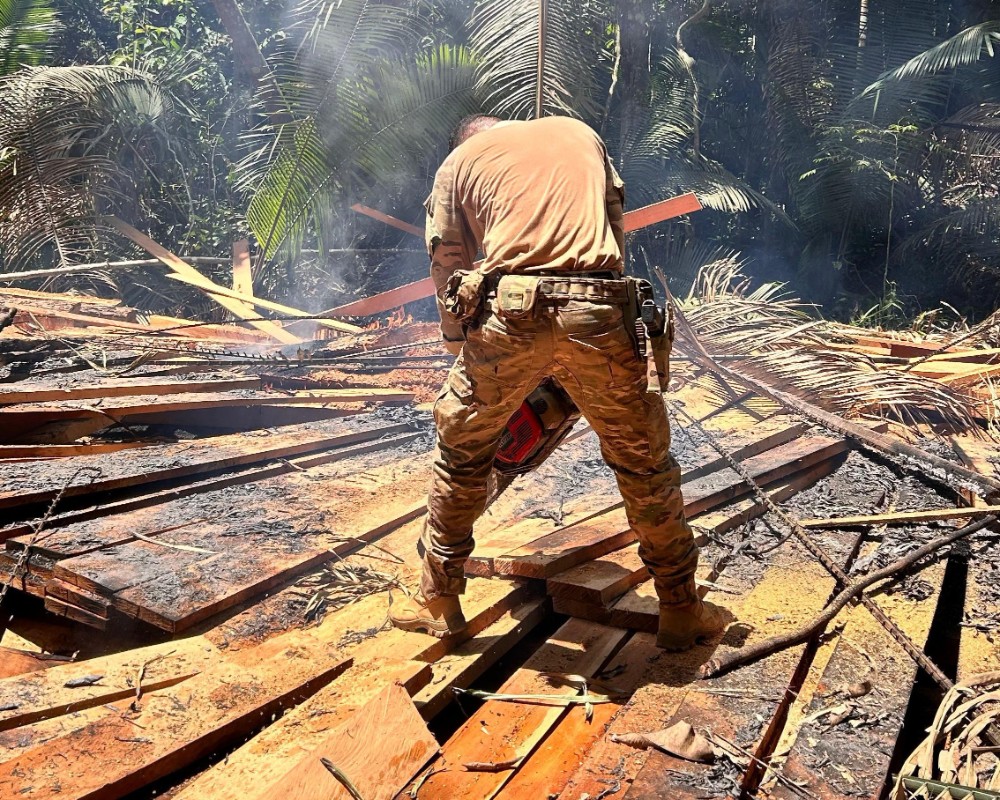 Operação Madeira Mamoré fecha madeireiras irregulares e apreende madeira em Nova Mamoré