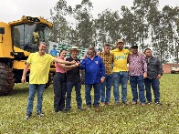 Bagattoli entrega colheitadeira de cereais para apoiar a agricultura familiar de Alto Alegre dos Parecis