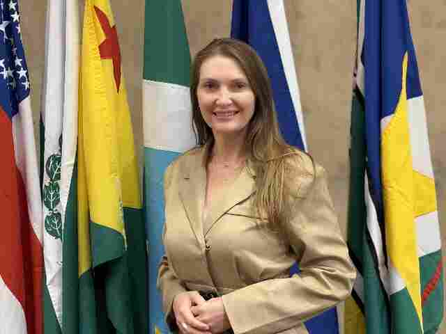 Santa Luzia do Oeste recebe anúncio de quase R$ 5 milhões em investimentos da deputada Gislaine Lebrinha