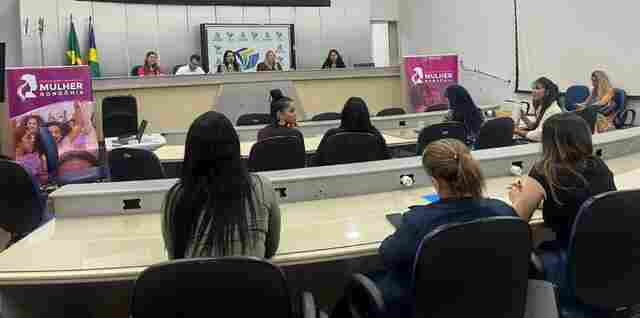 Assembleia encerra campanha de ativismo com debate sobre trabalho decente para mulheres