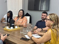 Vereadora se re&uacute;ne re&uacute;ne com membros da Comiss&atilde;o de Concurso P&uacute;blico