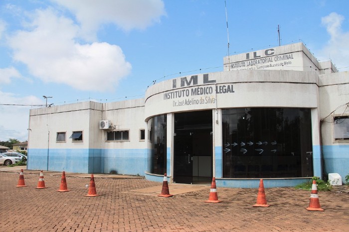 Ieda Chaves busca informa&ccedil;&otilde;es sobre condi&ccedil;&otilde;es atuais do Instituto M&eacute;dico Legal de Porto Velho