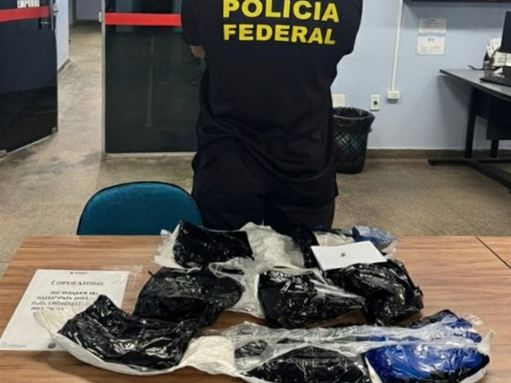 Adolescente de 17 anos &eacute; apreendida com coca&iacute;na presa ao corpo em aeroporto do Amazonas