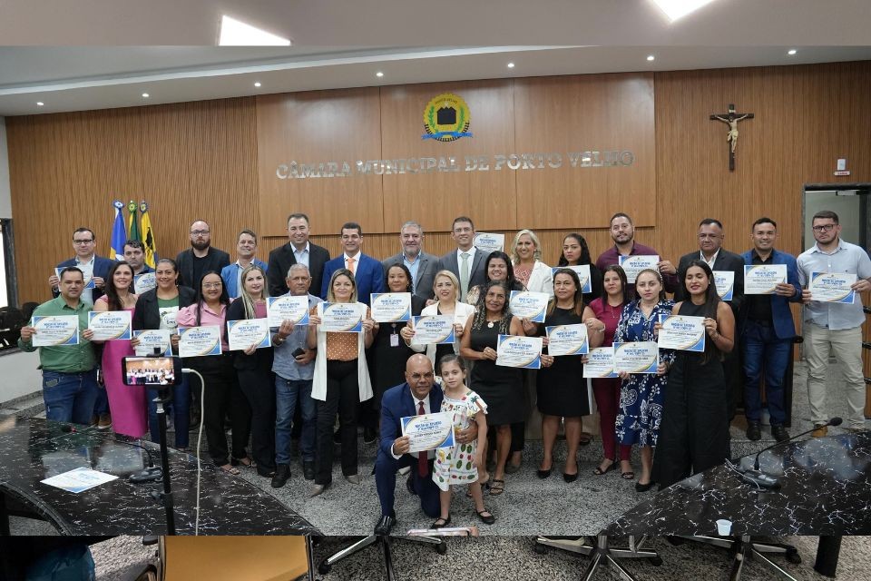 Vereador Adalto de Bandeirantes preside sess&atilde;o e entrega Mo&ccedil;&otilde;es de aplausos a Conselheiros Tutelares