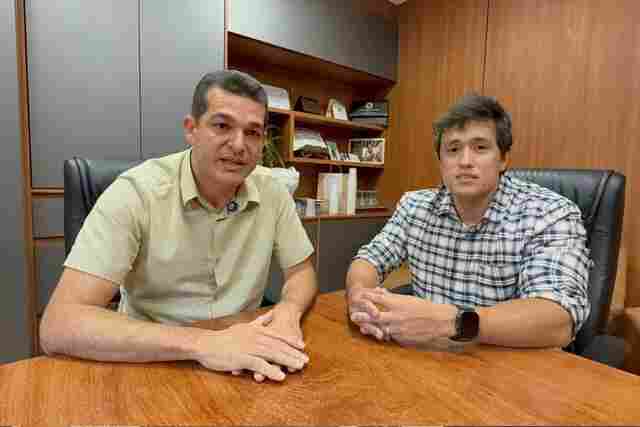 Obra de pavimenta&ccedil;&atilde;o em Uni&atilde;o Bandeirantes entra na fase final, afirma engenheiro em reuni&atilde;o com vereador Adalto