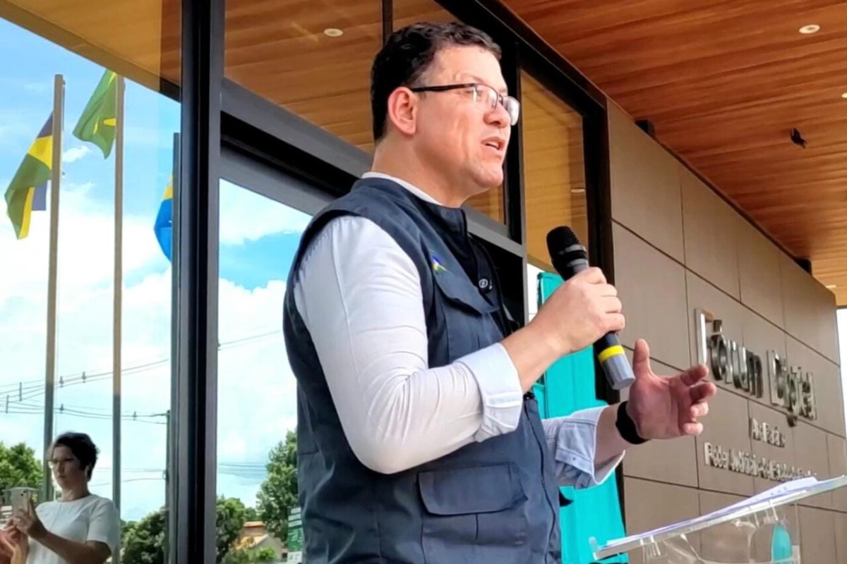 Governador anuncia a aliados que tr&ecirc;s secret&aacute;rios ser&atilde;o exonerados; saiba quem s&atilde;o