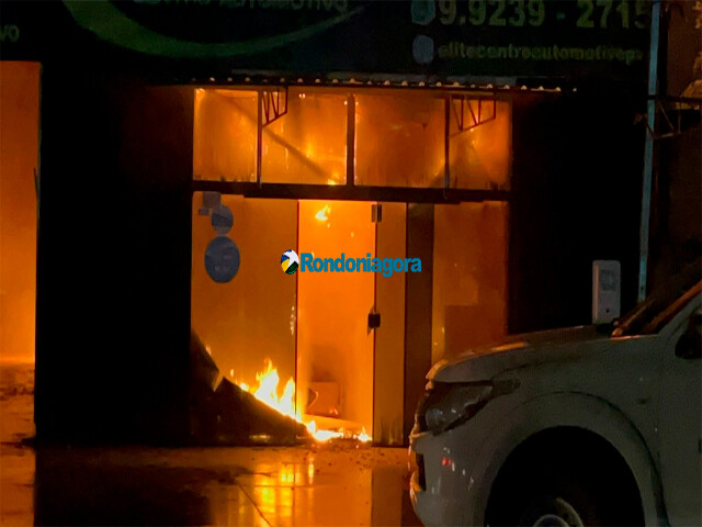 Vídeo: Incêndio de grandes proporções atinge oficina no centro de Porto Velho