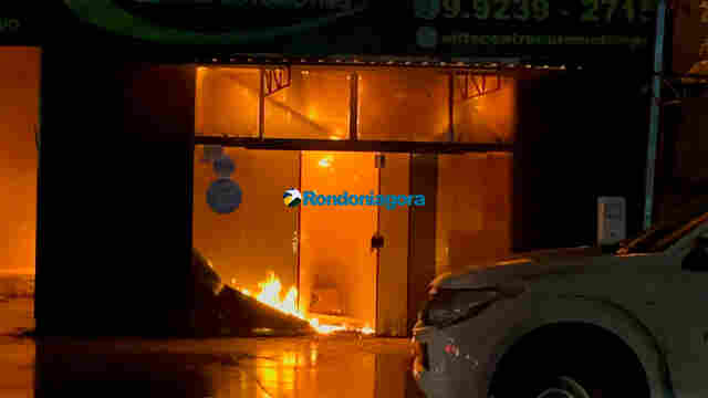 V&iacute;deo: Inc&ecirc;ndio de grandes propor&ccedil;&otilde;es atinge oficina no centro de Porto Velho