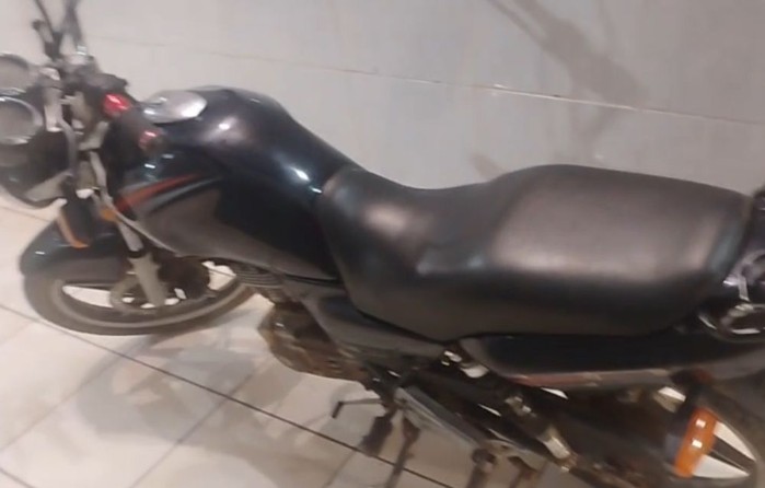 Moto furtada &eacute; recuperada pelo 1&ordm; BPM em posto de combust&iacute;vel de Porto Velho