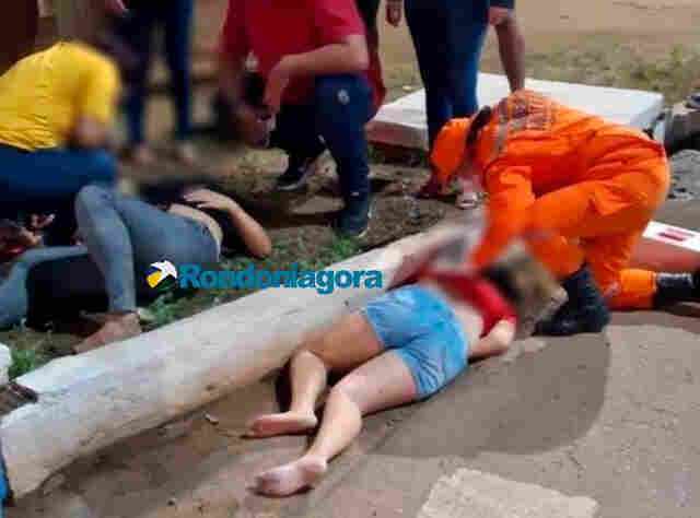 Colis&atilde;o entre carro e motoneta deixa duas mulheres feridas na capital