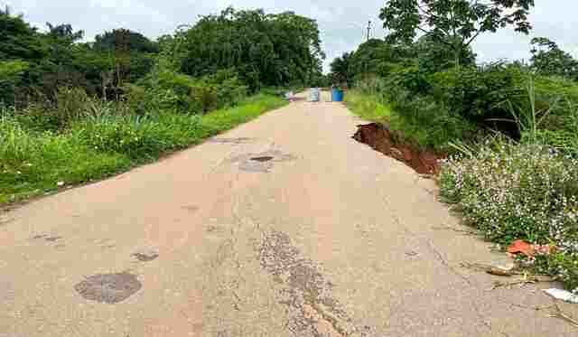 Defesa Civil interdita via no Cai N&rsquo;&Aacute;gua por risco de deslizamento
