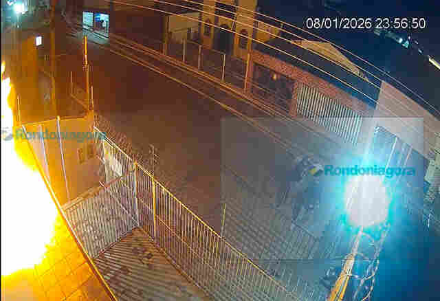 V&iacute;deo: criminosos atacam pr&eacute;dio da Brasil Digital com coquetel molotov na capital
