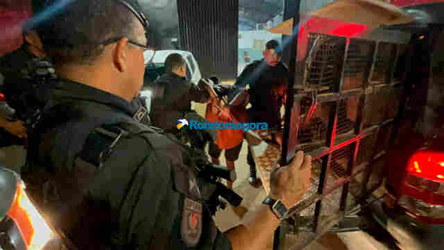 Ap&oacute;s roubo violento, PM recupera moto e prende dois criminosos